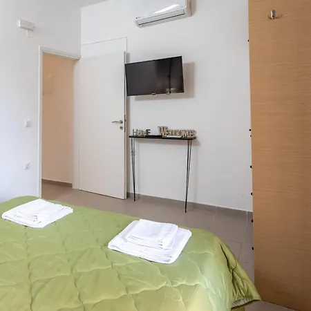 Seaside Escape - Steps To The - Dionysiasea Apts 3 *